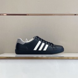 Gucci Black Leather Low-Top Trainers With White Stripes Smooth Gucci Black Leather Low-Top Trainers With White Stripes Smooth