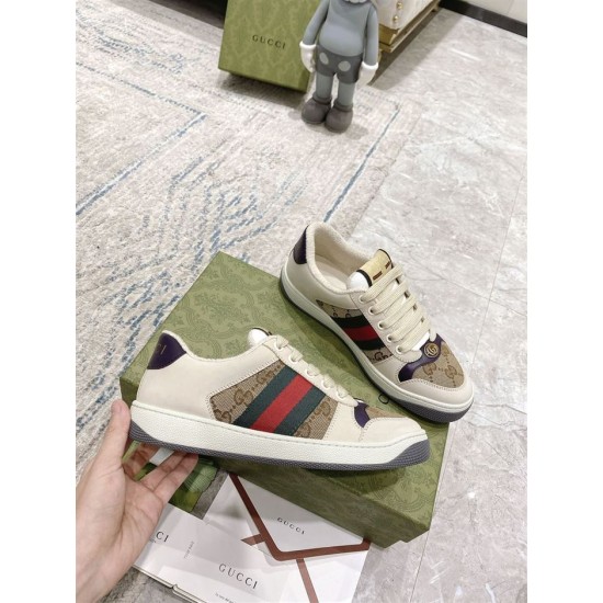 Gucci Screener GG Canvas Trainers - Pair Overview in beige Pair of Gucci Screener beige GG canvas trainers displayed on a green box
