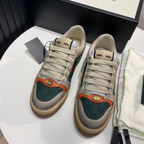 Gucci Screener Trainers Toe View in beige and green Top front view showing laces and toe detailing of Gucci Screener trainers in beige and green