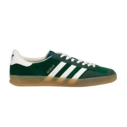 Gucci Gazelle Green Velvet Low Top Trainers Gum Sole