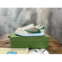 Gucci Low Top Trainers Beige Canvas Green Detail