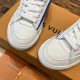 Close-up of the toe box and laces on L Charlie Low Top Leather Trainers in white in white and green Close-up of the toe box and laces on L Charlie Low Top Leather Trainers in white in white and green