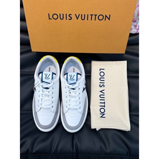 Top-Down View of L Charlie White Leather Trainers Top-down view of L Charlie white leather trainers with dust bag