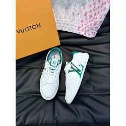L Charlie Low Top Leather Trainers In White And Green L Charlie Low Top Leather Trainers In White And Green