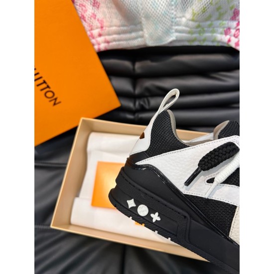 L skate sneaker in black and white leather close up heel detail L skate sneaker in black and white leather close up heel detail