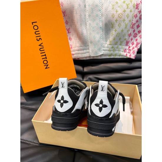 L skate sneaker in black and white leather rear heel view L skate sneaker in black and white leather rear heel view