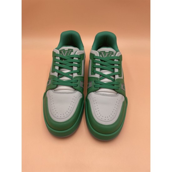 L Trainer Low Top Leather Trainers In Green And Grey - Front Overhead Front overhead view of L trainers in green and grey displaying tongue branding