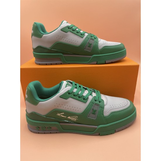 L Trainer Low Top Leather Trainers In Green And Grey - Stacked View Stacked dual view of L trainers in green and grey displaying side panel details