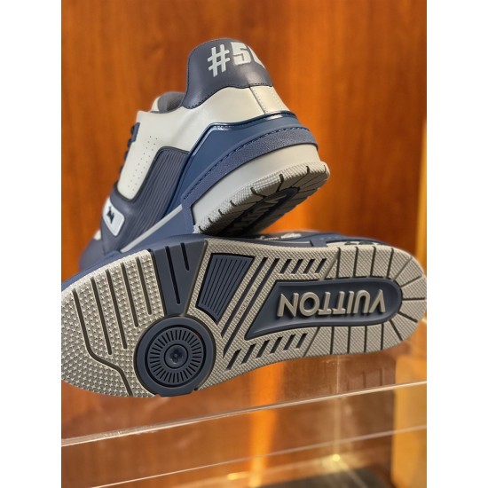 Bottom sole and heel counter view of L Trainer grey and navy blue leather sneakers