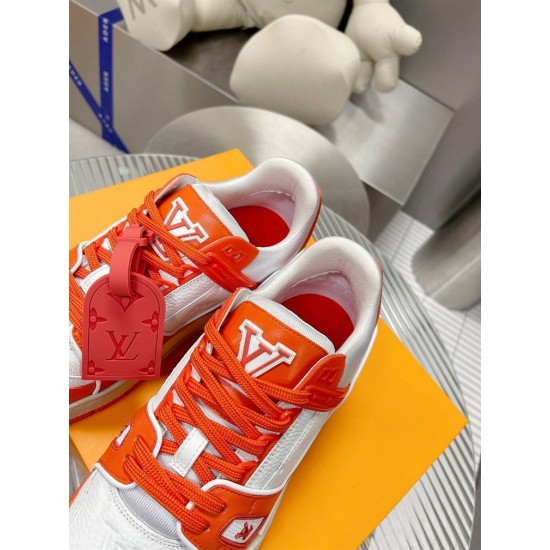 Close-up of the collar and tongue area of L Trainer Low Top Orange And White Leather Sneakers