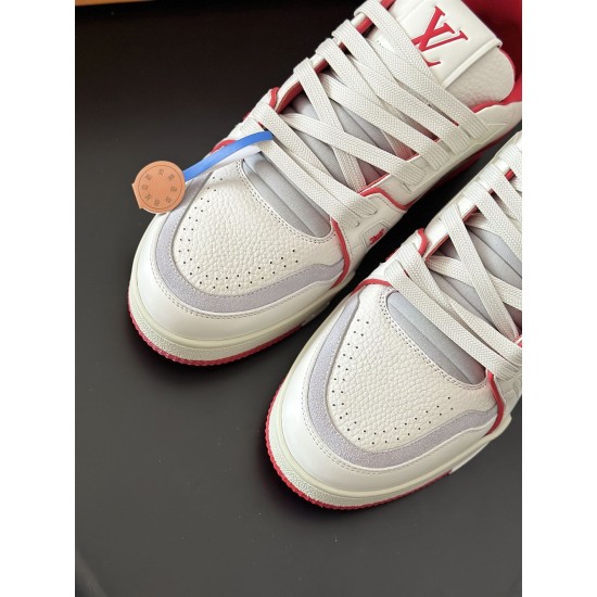 Close up of the toe box and laces on L white and red trainers