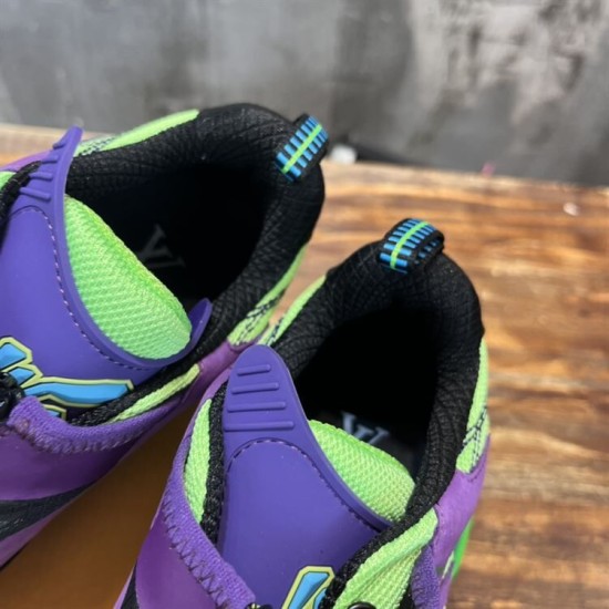 Collar and inner lining of L Millenium Zip Low Top Trainers Green Purple L Millenium Zip Low Top Trainers Green Purple collar and tongue interior