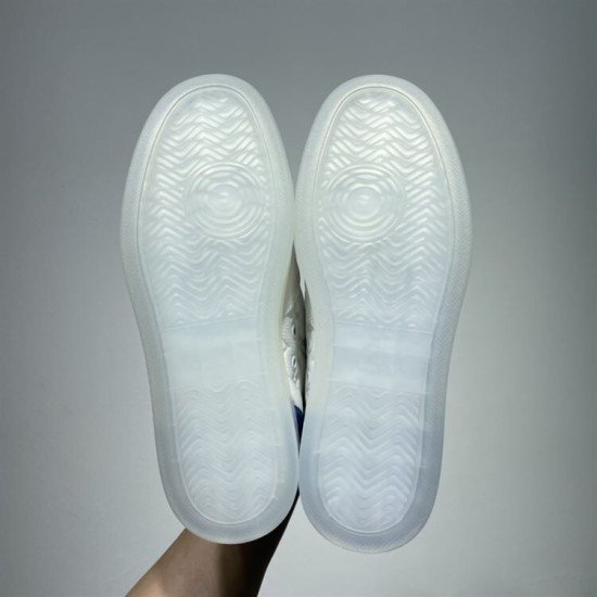 L High Top Trainers Outsole View in white and blue Sole view showing tread pattern of L trainers in white and blue