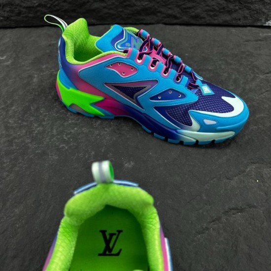 L Runner Tatic Blue Pink Mesh Trainers - Interior Detail L Runner Tatic Blue Pink Mesh Trainers interior collar and brand insoles