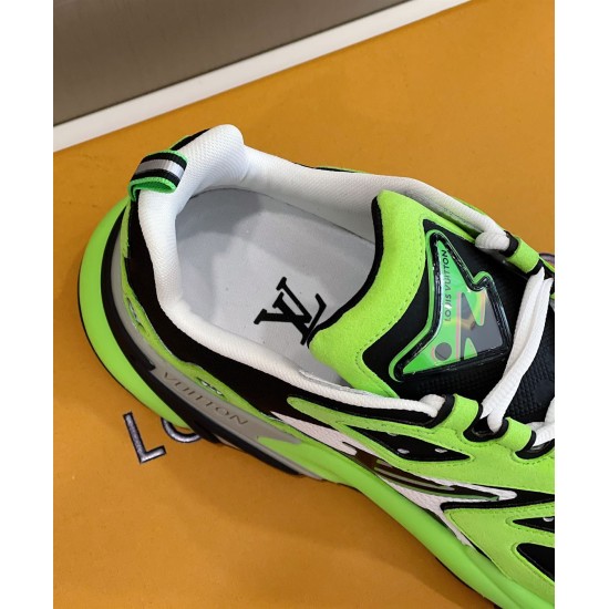 L Runner Tactic Green Mesh Leather Trainers Interior Lining Detail L Runner Tactic Green Mesh Leather Trainers close up of collar and tongue