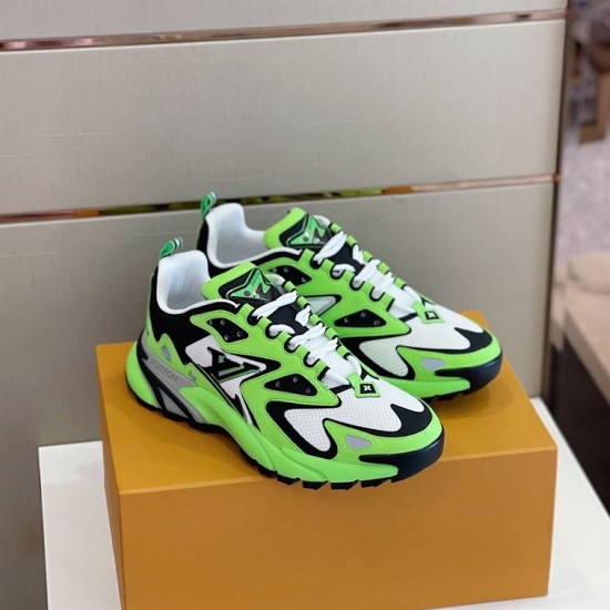 L Runner Tactic Green Mesh Leather Trainers Pair Showcase L Runner Tactic Green Mesh Leather Trainers pair displayed on box