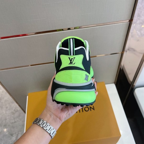 L Runner Tactic Green Mesh Leather Trainers Heel Detail L Runner Tactic Green Mesh Leather Trainers rear heel view showing branding