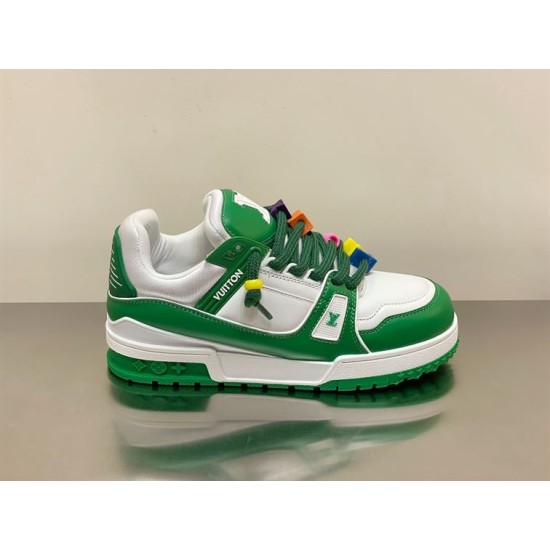 L Trainer Maxi Low Top Trainers White Green - Lateral Profile Lateral side view of L Trainer Maxi trainers in white and green colourway