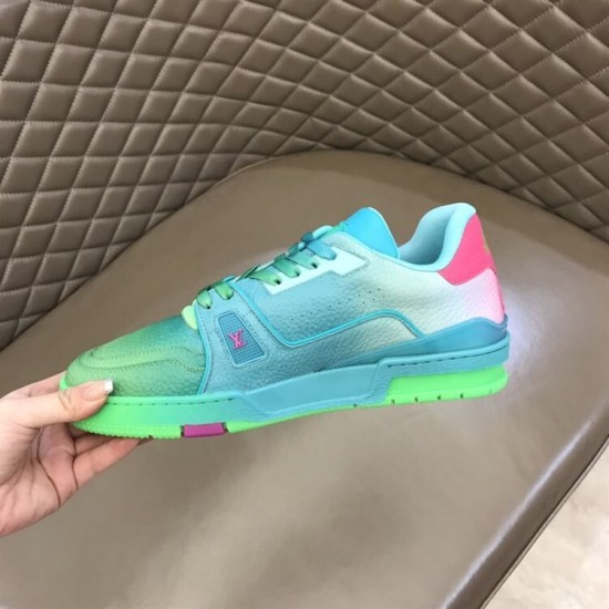 L Trainer Low Top Sneakers In Green Grained Leather - Inner Side View in green and pink Inner lateral view showing stitching details of L trainer low top sneakers in green grained leather in green and pink