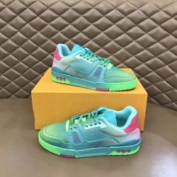 L Trainer Low Top Sneakers In Green Grained Leather