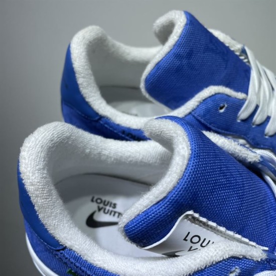Nike Air Force 1 Low-Top Blue White Trainers Inner Collar View Close-up of padded collar and inner tongue on blue and white Nike Air Force 1 trainer