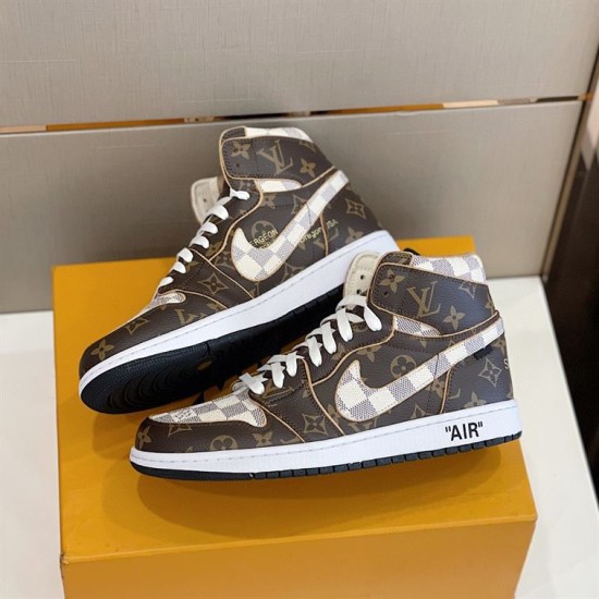 Nike Air Jordan 1 Retro High Trainers in Brown Pair Overview Both sides of brown Nike Air Jordan 1 Retro High Trainers placed on shoe box