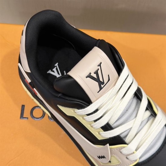 Nike Black And Cream Panel Low Top Trainer Tongue Detail Close-up view of tongue and lacing on Nike Black And Cream Panel Low Top Trainer