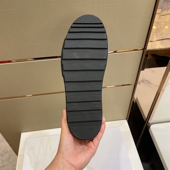 Moncler Promyx Black Trainer Outsole Tread in black and red Bottom sole view of Moncler Promyx trainer showing ridged tread design in black and red