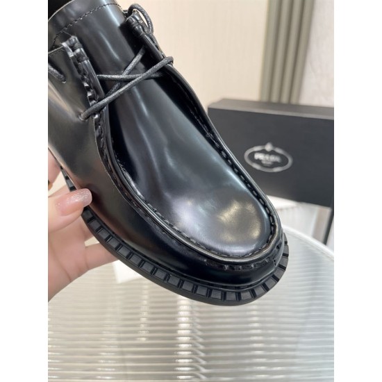 Prada Monolith Shoes Apron Toe Stitch Detail in black Close-up detail of the apron toe stitching on black Prada brushed leather shoes