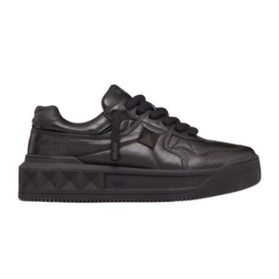 Valentino One Stud XL Low-Top Black Leather Trainers Studio View Full lateral studio profile of Valentino One Stud XL low-top black leather trainers