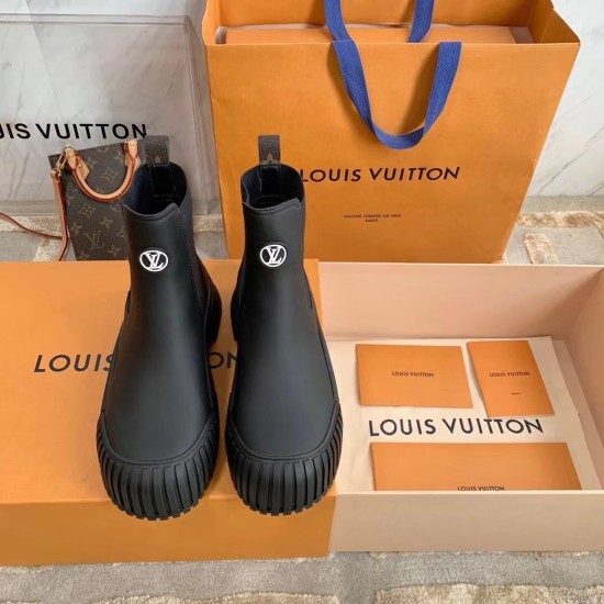 replica RUBY FLAT ANKLE BOOTS IN BLACK - LV685 UK