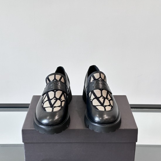 replica GARAVANI TOILE ICONOGRAPHE LOAFERS IN BLACK - VL210 UK