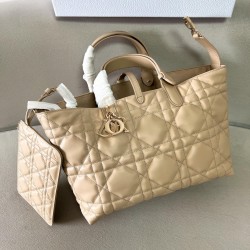 MEDIUM TOUJOURS BAG POWDER BEIGE MACROCANNAGE CALFSKIN UK MEDIUM TOUJOURS BAG POWDER BEIGE MACROCANNAGE CALFSKIN UK