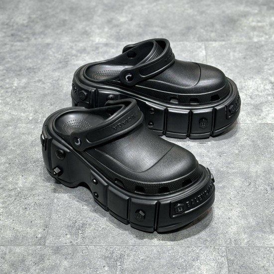 replica X CROCS HARDCROCS™ MULES IN BLACK - BBS25 UK