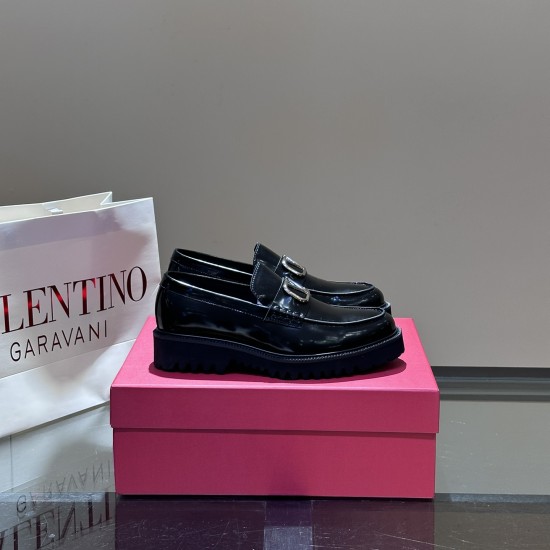 Replica GARAVANI VLOGO SIGNATURE LEATHER LOAFERS - VL165 UK replica GARAVANI VLOGO SIGNATURE LEATHER LOAFERS - VL165 UK