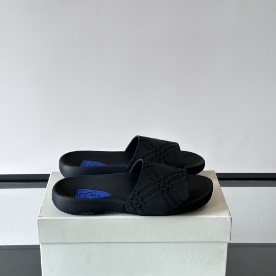 replica EMBOSSED CHECK DIVE SLIDES IN BLACK UK