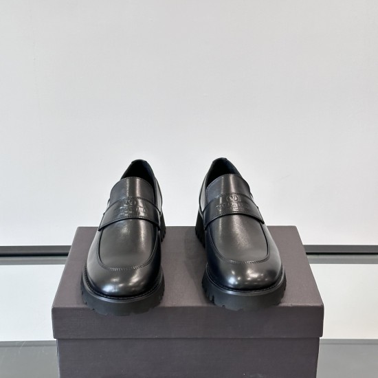 Replica ROCKSTUD ESSENTIAL LOAFERS IN BLACK - VL207 UK replica ROCKSTUD ESSENTIAL LOAFERS IN BLACK - VL207 UK