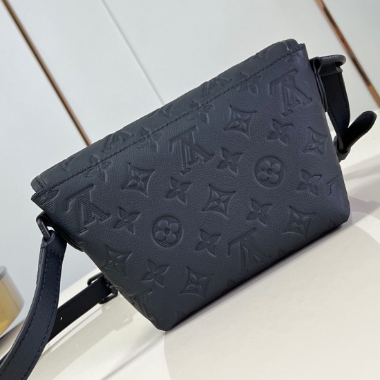 Replica PULSE WEARABLE WALLET BLACK MONOGRAM SHADOW M12636 UK replica PULSE WEARABLE WALLET BLACK MONOGRAM SHADOW M12636 UK