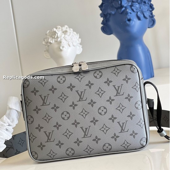 Replica L Men Crossbody Bags Outdoor Messenger In Gunmetal Gray Uk Replica L Men Crossbody Bags Outdoor Messenger In Gunmetal Gray Uk