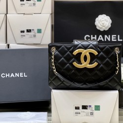 LOGO SHOULDER BAG BLACK LAMBSKIN UK LOGO SHOULDER BAG BLACK LAMBSKIN UK